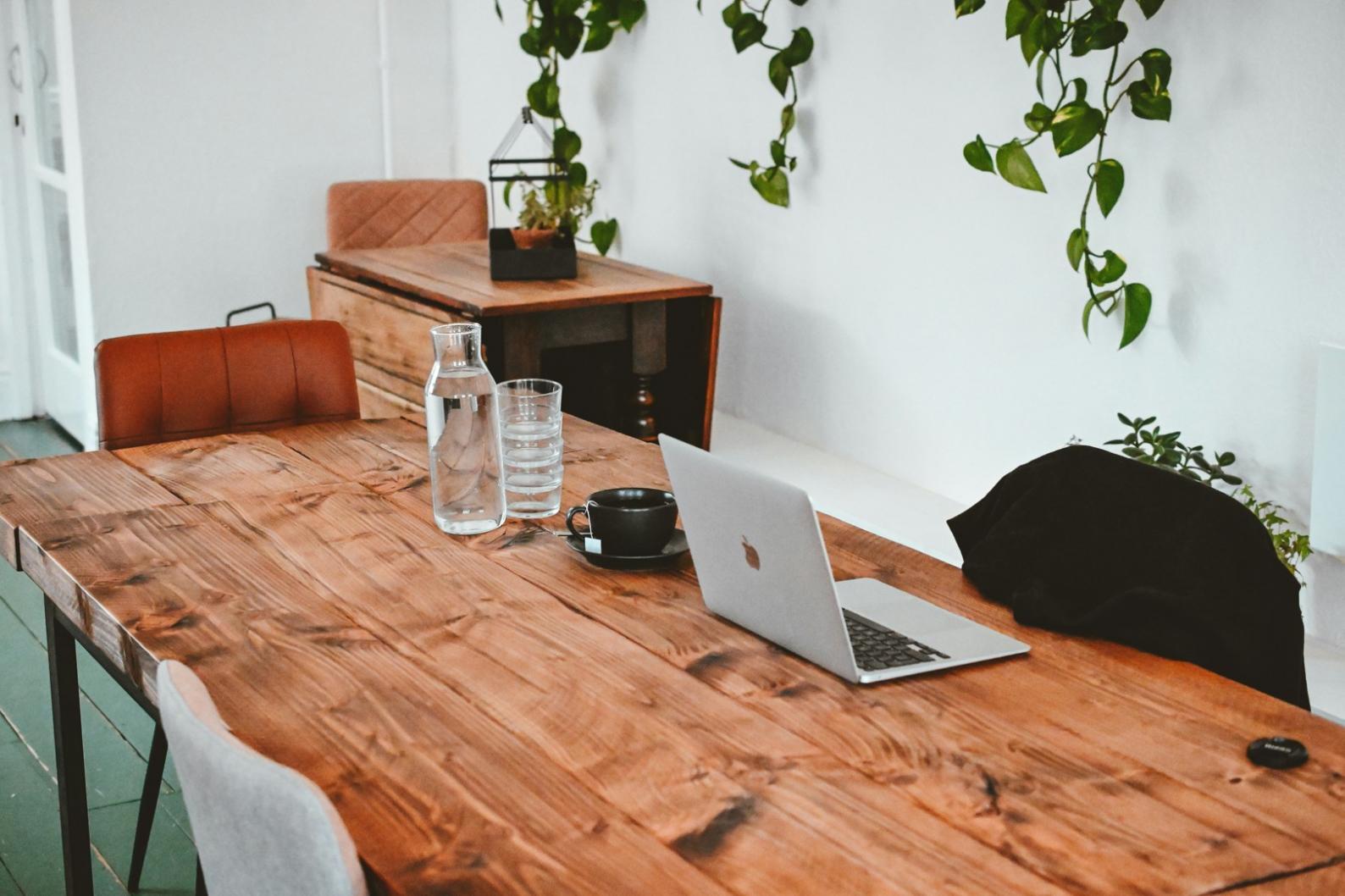 Travail collaboratif sur un projet de montage